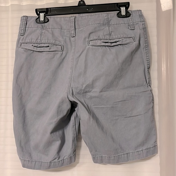 Mens Old Navy chino shorts - Picture 2 of 3